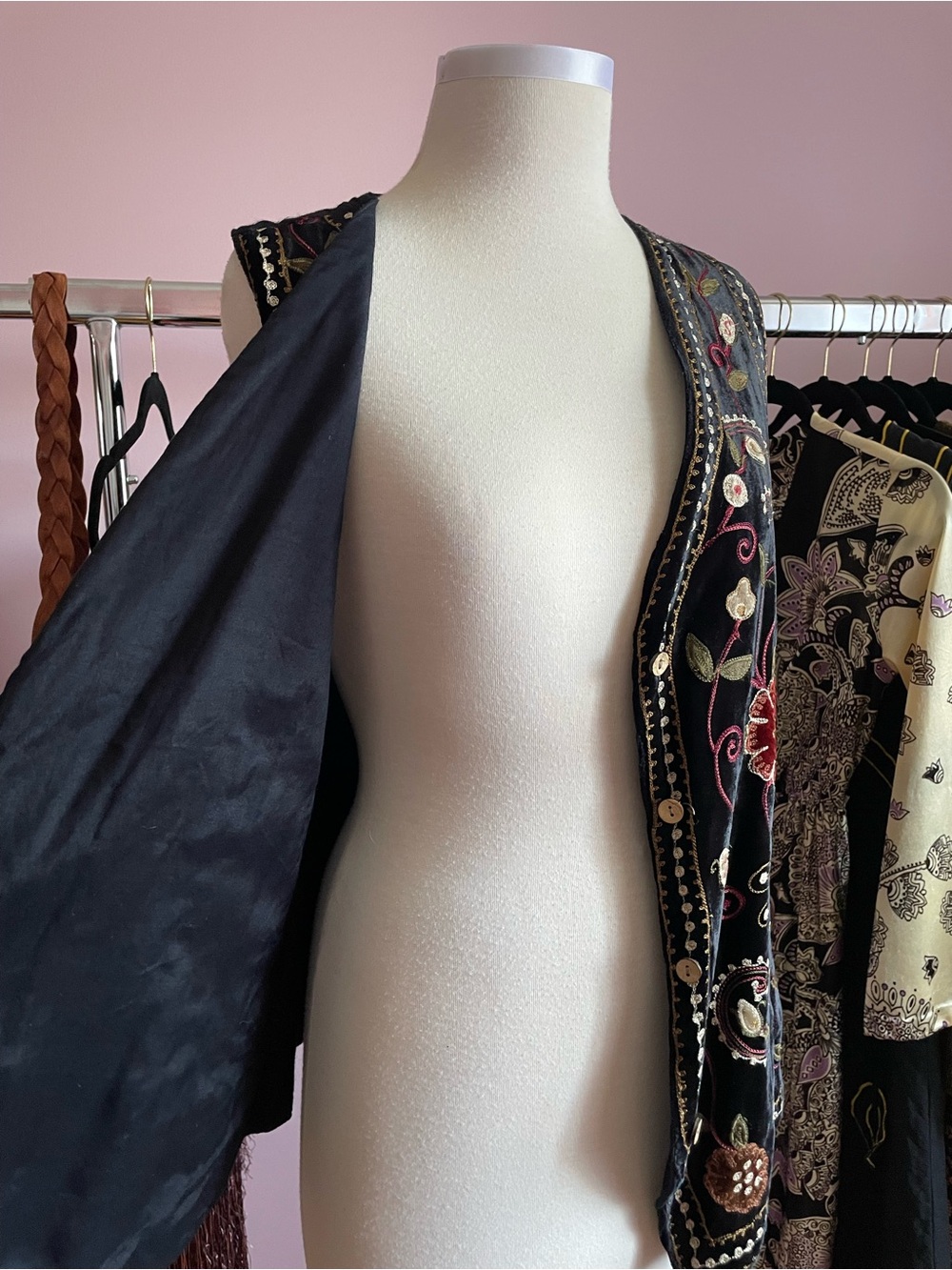 Vintage 90s René Derhy Black Velvet Floral Embroidered Boho Sleeveless Vest - Picture 9 of 10